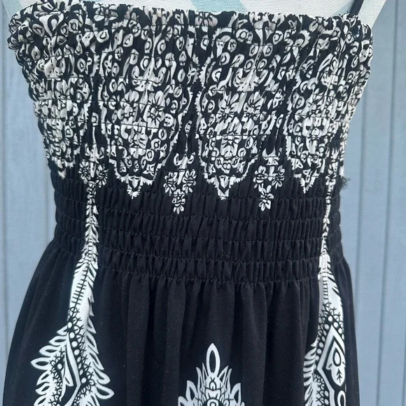 Black and White Smocked Midi Dress - Picture 8 of 10